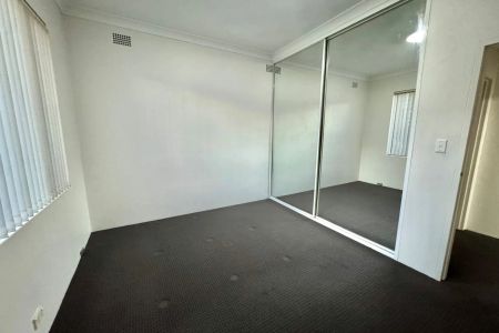 Ground Floor Unit in Prime Location – Close to Transport, Shops & Cafes! - Photo 2