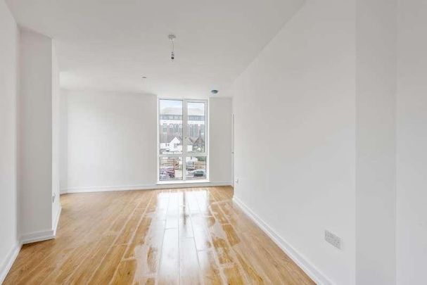 Royal Winchester House, Bracknell, RG12 - Photo 1