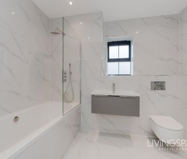 4 bedroom detached house to rent - Photo 3