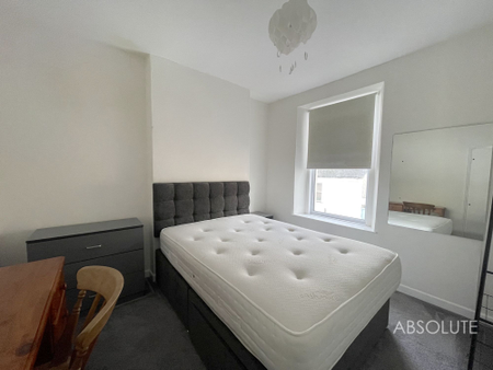 3 bed flat to rent in Upton Road, Torquay, TQ1 - Photo 3