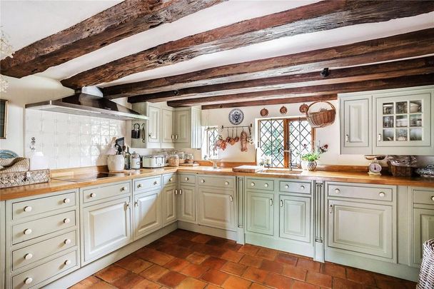 4 bedroom detached house to rent - Photo 1