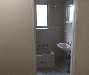 2 Bedrooms, 2 Private Balconies, Perfect location - Close to Shops ... - Photo 3