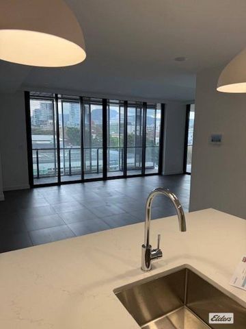 Brand New 2-Bedroom Apartment in Prime Wollongong Location - Photo 4