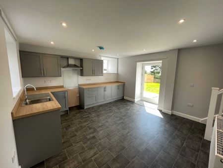 2 bedroom detached house to rent - Photo 4