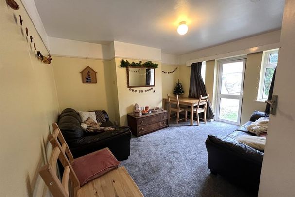 4 bedroom semi-detached house to rent - Photo 1