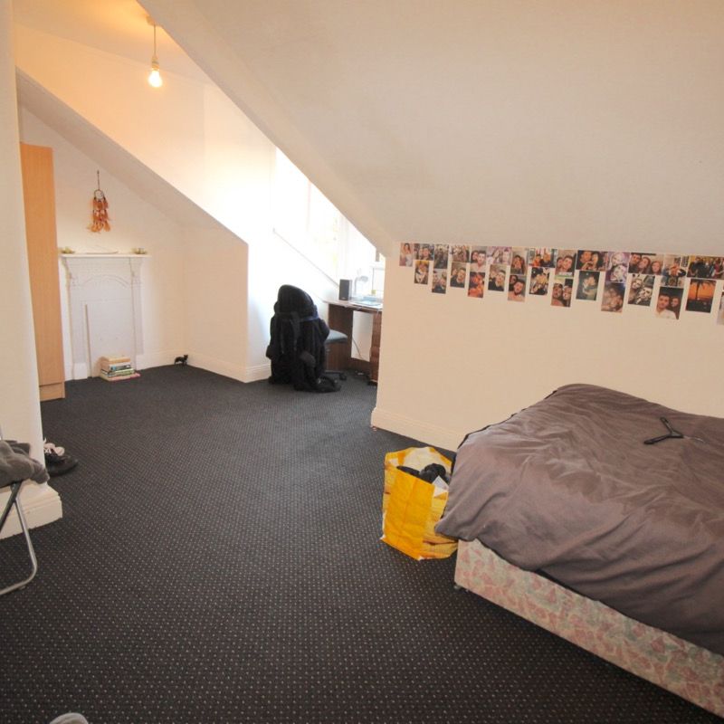 9 Bed - 213 Belle Vue Road, Woodhouse, Leeds - LS3 1HG - Student - Photo 1