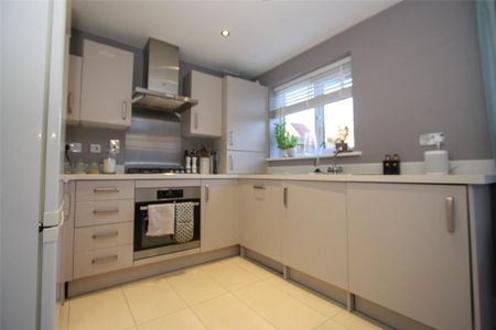 3 bedroom end of terrace house to rent - Photo 3