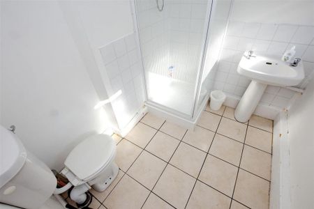 6 bedroom house to rent - Photo 3