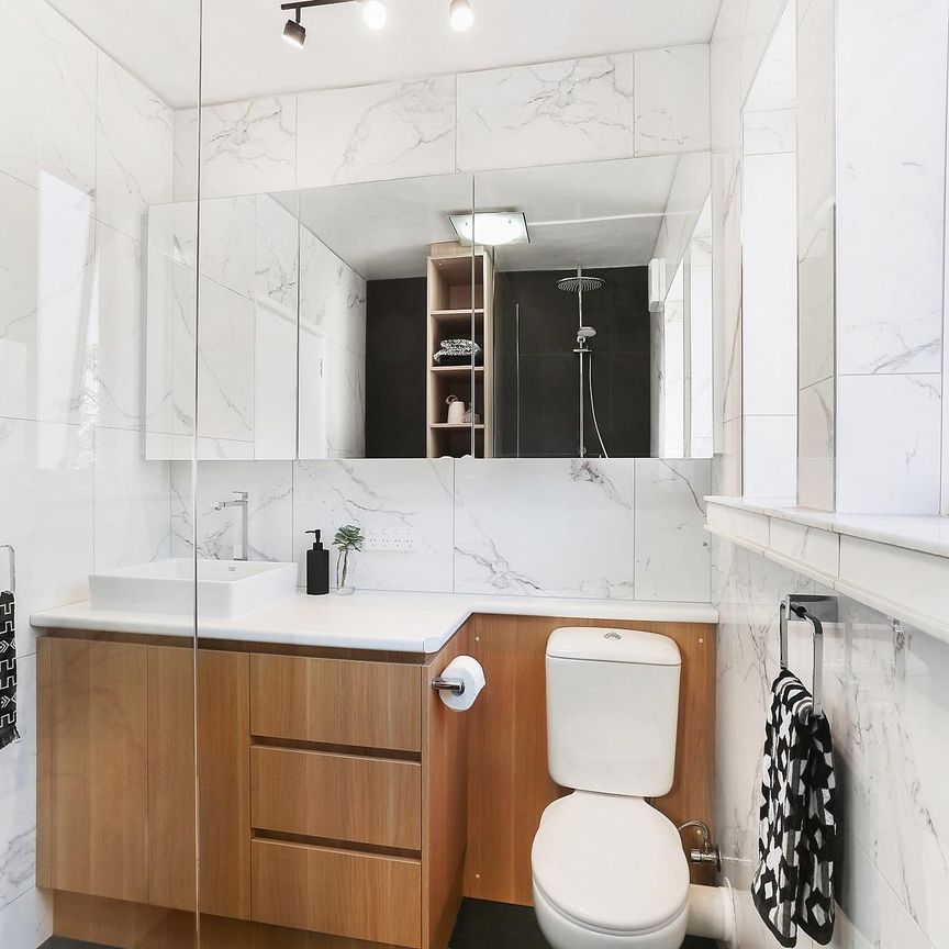 15/23 Robe Street, St Kilda VIC 3182 - Apartment For Rent | Domain - Photo 1