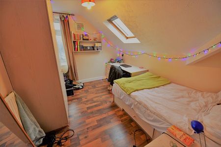 1 bedroom House Share in Sefton Court (Room, Leeds - Photo 3