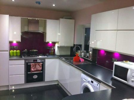 1 bedroom in a house share to rent - Photo 5