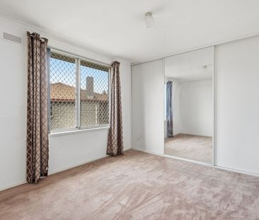 Three Bedroom Home - Photo 4