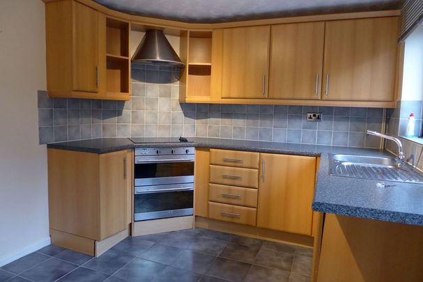 Crabbe Street, Lye, Stourbridge, DY9 - Photo 1
