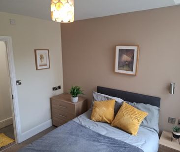 1 bedroom in a house share to rent - Photo 2