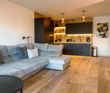 Middle Floor Apartment in Benahavís - Photo 3