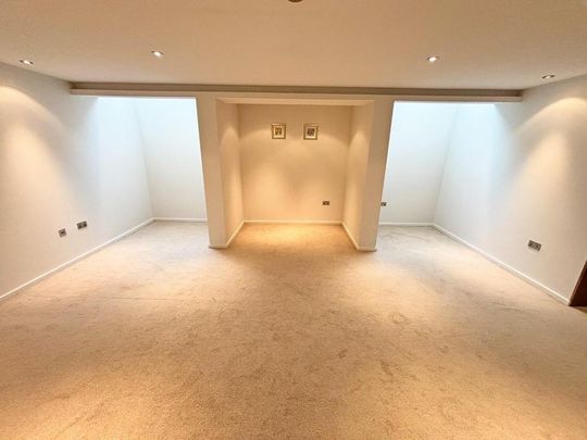 5 bedroom detached house to rent - Photo 1