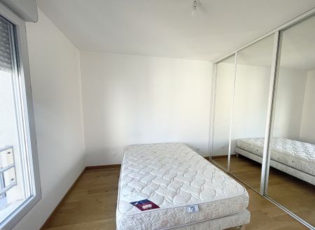 LOCATION - APPARTEMENT T3 77M² MEUBLÉ (BALCON + GARAGE) - VENISSIEUX CENTRE Vénissieux (69200) Le bien en vidéo - Photo 4
