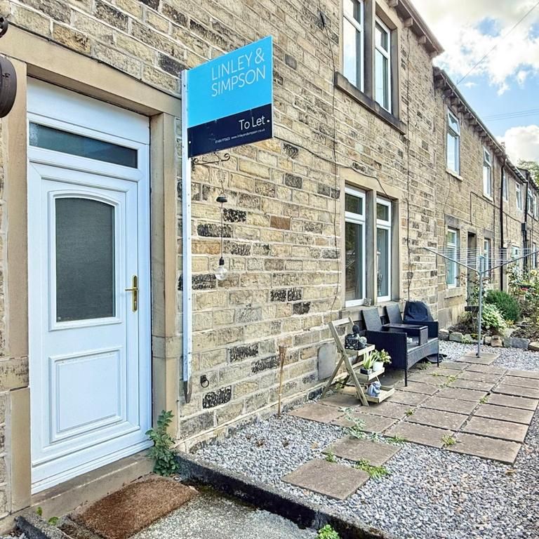 2 bedroom end of terrace house to rent - Photo 1