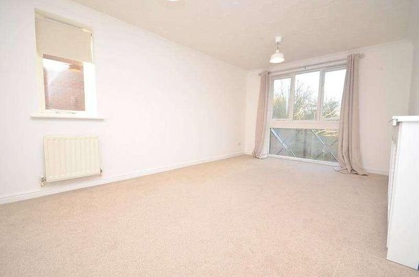 St. Marys Lane, Upminster, Essex, RM14 - Photo 1