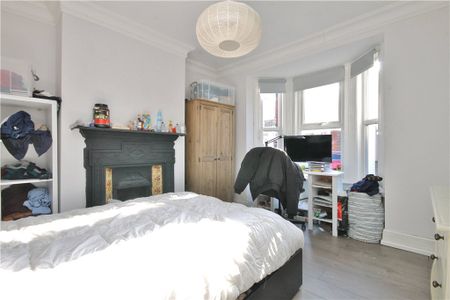 Acacia Road, Guildford, Surrey, GU1 1HL - Photo 2