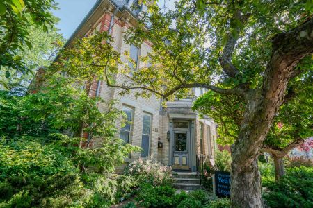 For Lease - 215-217 Carlton Street Unit# Unit 1, Toronto, Ontario - Photo 4