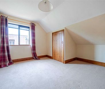 Detached four-bedroom versatile house with garage and driveway. *Pl... - Photo 6