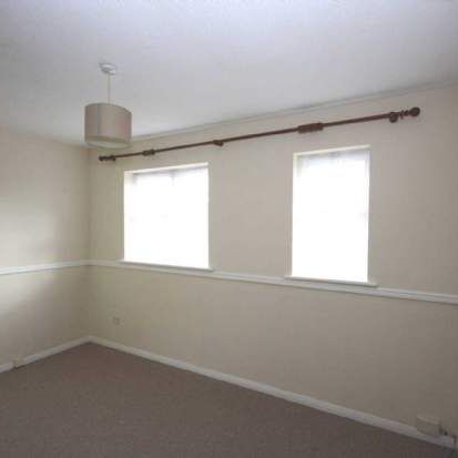 2 bedroom property to rent in Southend On Sea - Photo 1