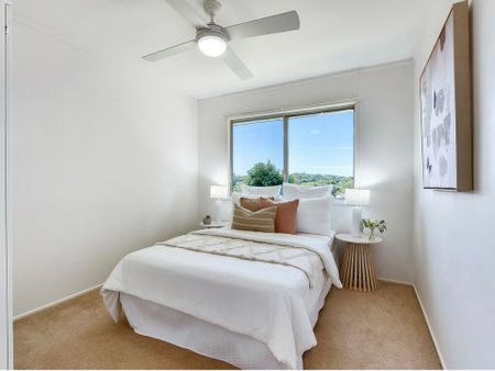 AIR CONDITONED 3 BEDROOM HOME - Photo 4