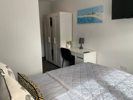 2 bedroom private hall to rent - Photo 3