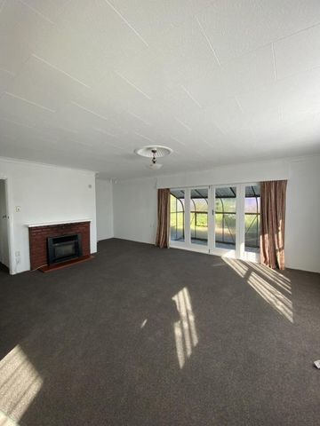 Spacious 4-Bedroom Home in Prime Location - Photo 2
