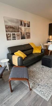 Modern 1-Bedroom Condo for Rent - Photo 1