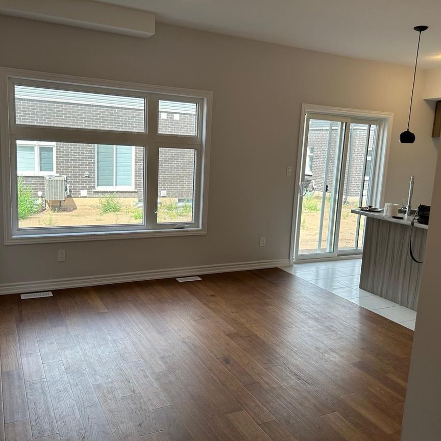 For Lease - 5672 Dorchester Road Unit# 35, Niagara Falls, Ontario - Photo 1