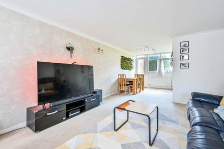 2 bedroom maisonette to rent - Photo 2