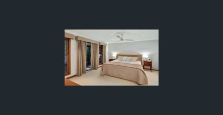 Spacious Family Home with Pool & Garden Maintenance Included - Photo 5