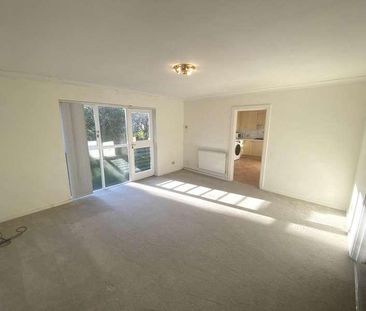 Broadhurst Avenue, Edgware, HA8 - Photo 2