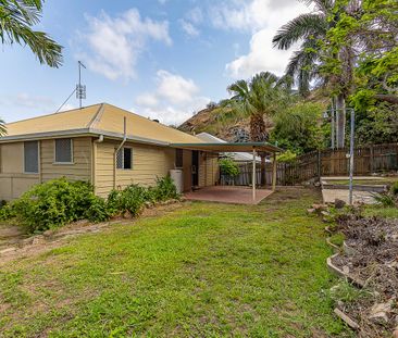 Spacious Three-Bedroom Home in the Heart of Townsville City! - Photo 5