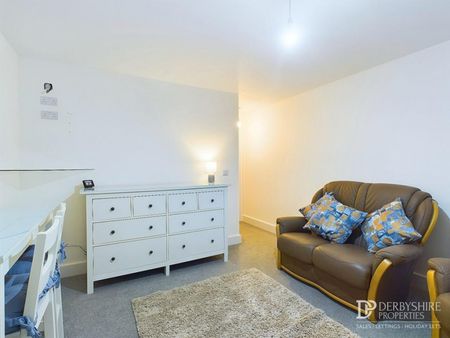 1 Bedroom Flat - Photo 2