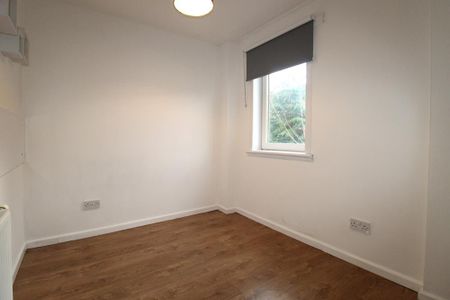 4 bedroom detached house to rent - Photo 3