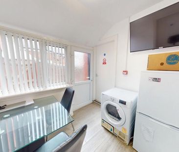 1 bedroom coach house to rent - Photo 6