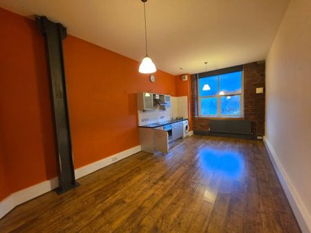 Sprinkwell, 1 Bradford Road, Dewsbury, West Yorkshire, WF13 - Photo 2