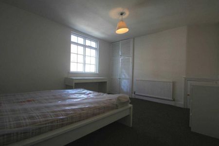 6 bedroom house to rent - Photo 3