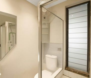 PERFECT HOUSE IN GREAT LOCATION - Photo 5
