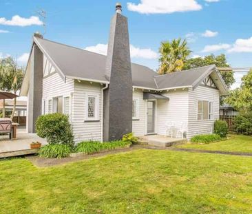 Charming Character Bungalow - Photo 2