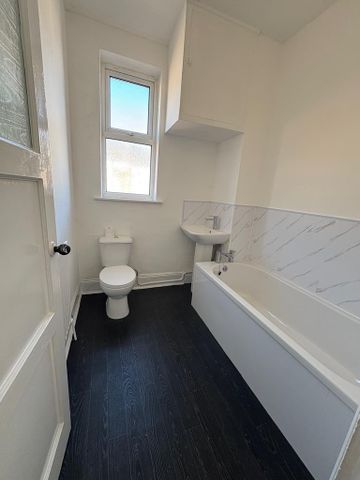 2 bedroom terraced house to rent - Photo 5