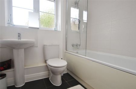 Brookwood Farm Drive, Woking, Surrey, GU21 - Photo 3