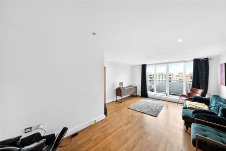 Wards Wharf Approach, London, E16 2EY - Photo 4