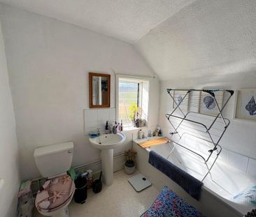2 bedroom terraced house to rent - Photo 3