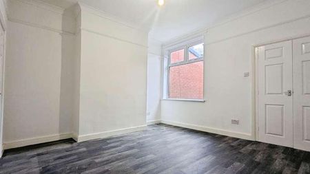 Verney Road, Royton, OL2 - Photo 4