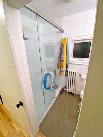 For Lease - 279 St Clair Avenue Unit# Main, Toronto, Ontario - Photo 3