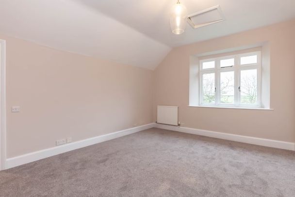 Great Rissington - Photo 1